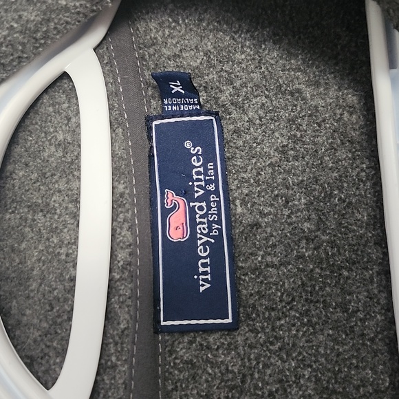 Vineyard Vines Size XL Gray Sweater - Picture 2 of 6